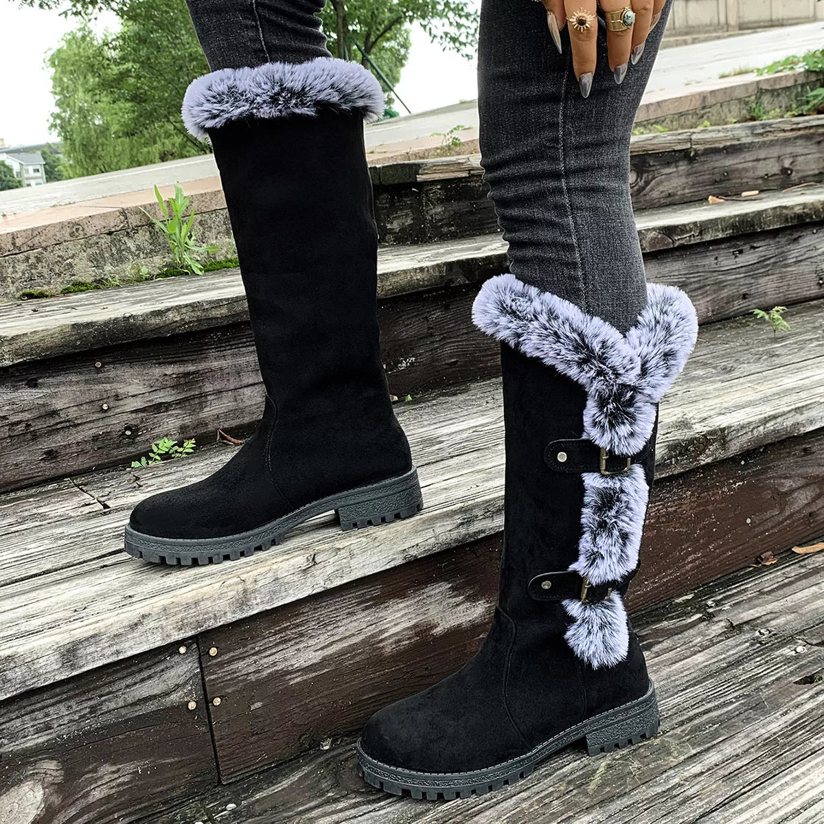 Round Toe Block Heels Boots - Black - View 4