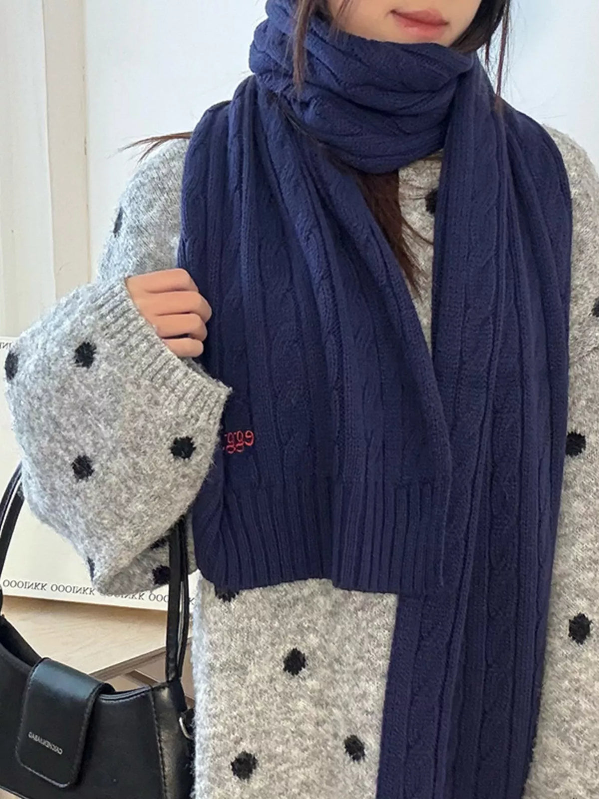 Ribbed Knitted Winter Scarf - Blue - View 4
