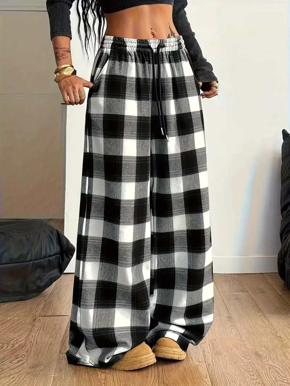 Plus Size Plaid Wide-Leg Drawstring Pants - Black And White - View 2