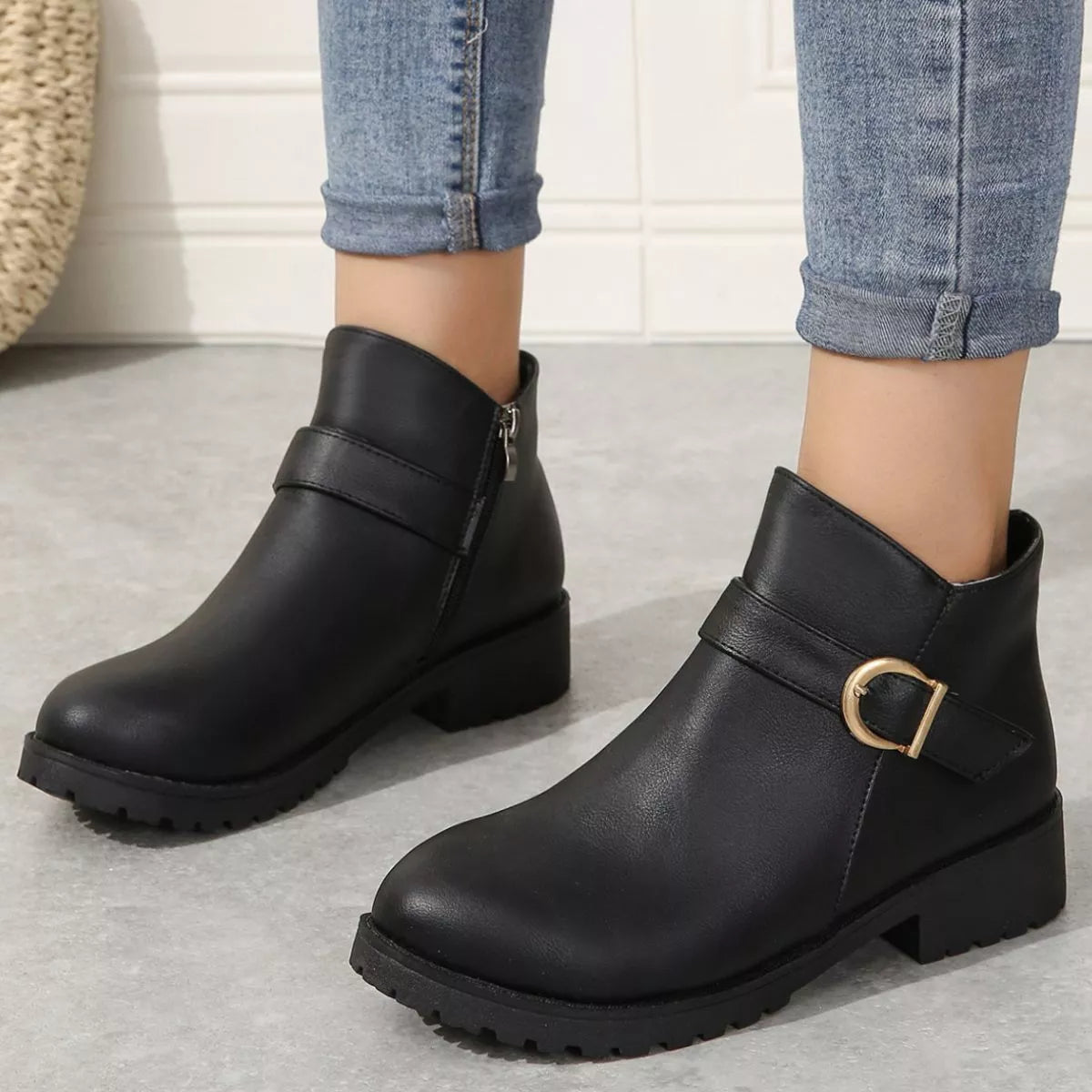 Round Toe Block Heels Boots - Black - View 2