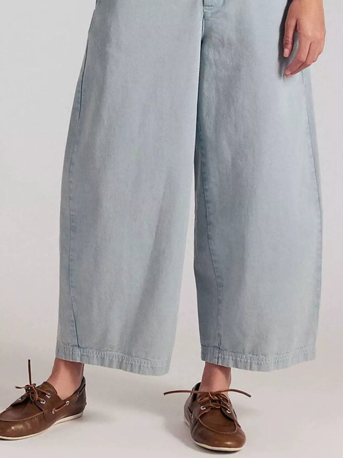 Wide-Leg Cropped Jeans - Light Blue - View 2