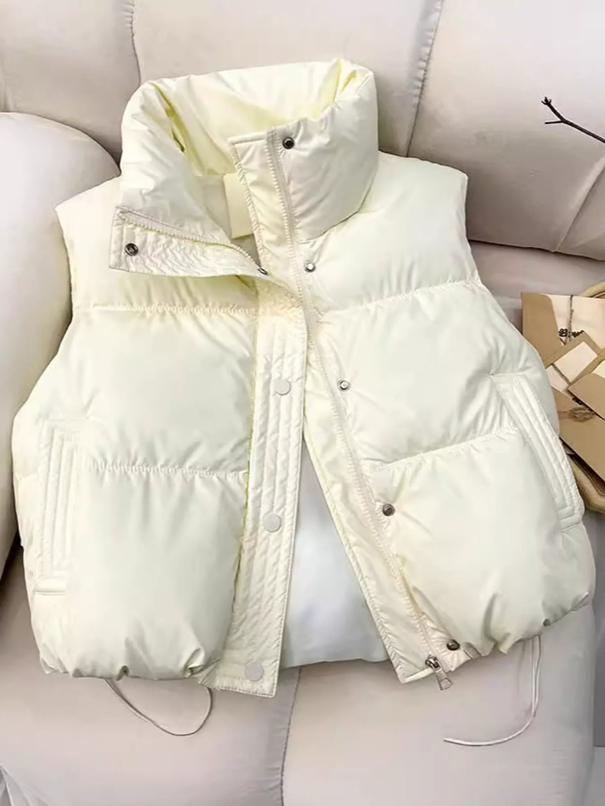 Drawstring Snap Down Puffer Vest Coat - White - View 14