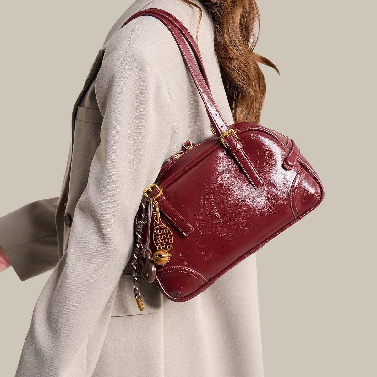 Vintage Style Leather Shoulder Bag - Red - View 2