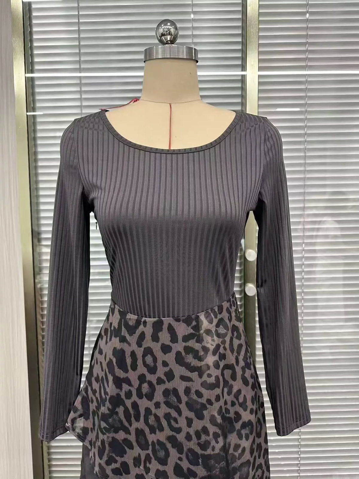 Ribbed Knit Leopard Print Patchwork Maxi Dress - Black - View 7