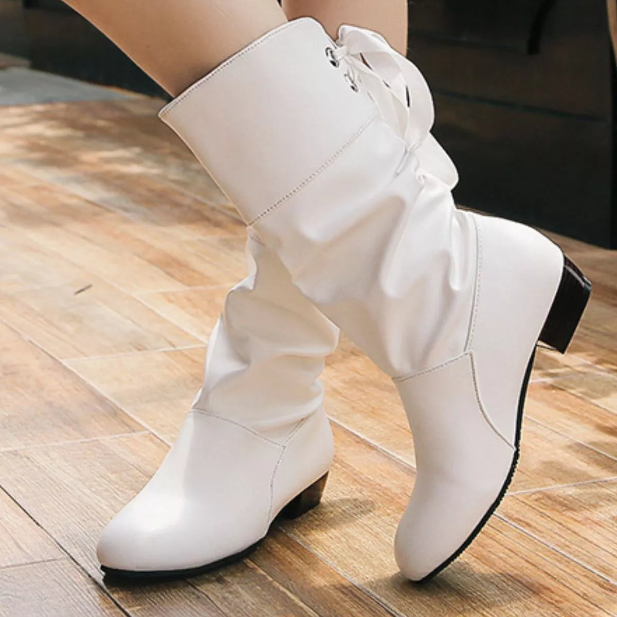 Round Toe Block Heels Boots - White - View 3