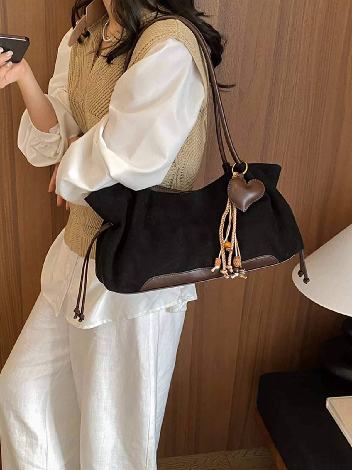 Vintage Drawstring Shoulder Bag - Black - View 3