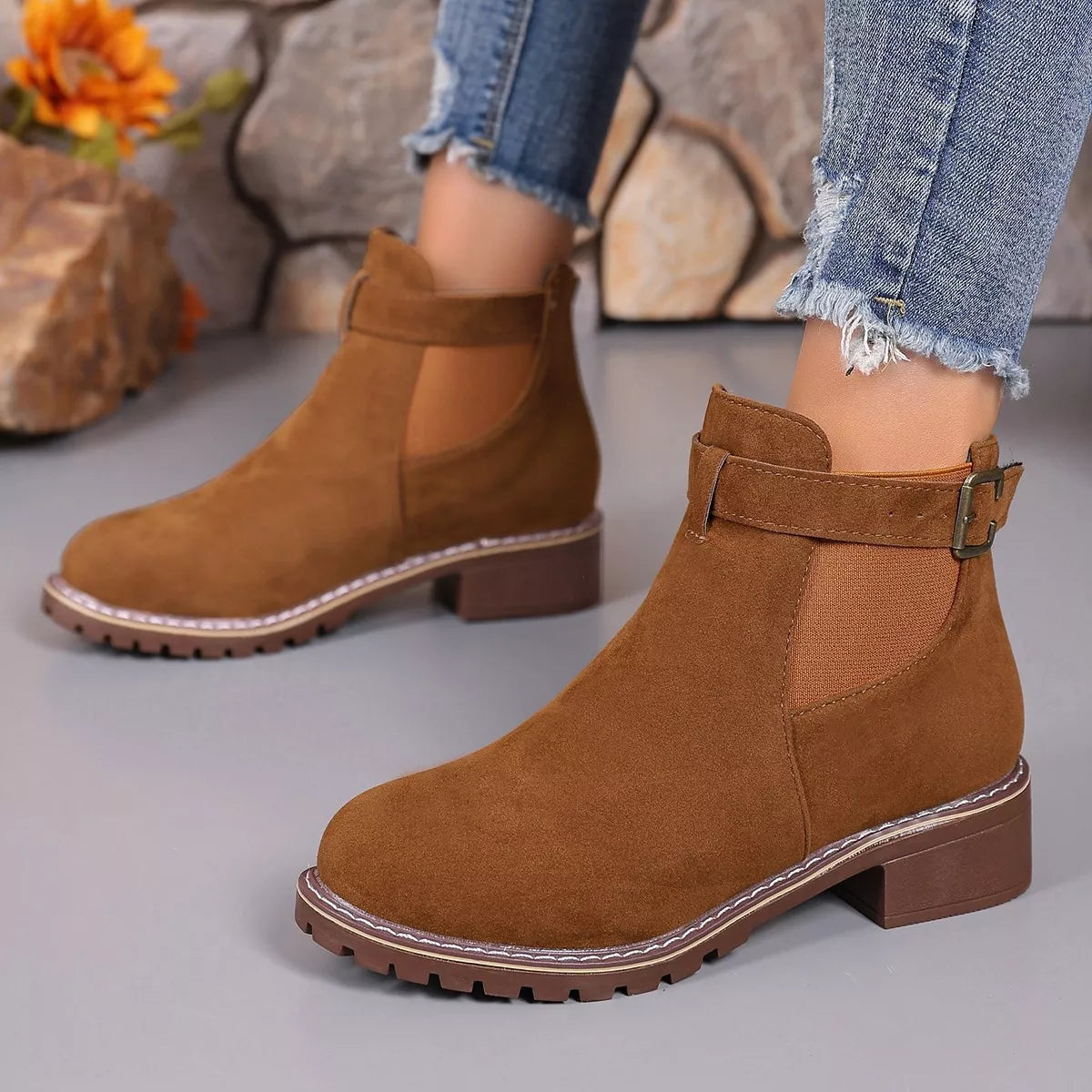 Round Toe Block Heels Boots - Brown - View 5