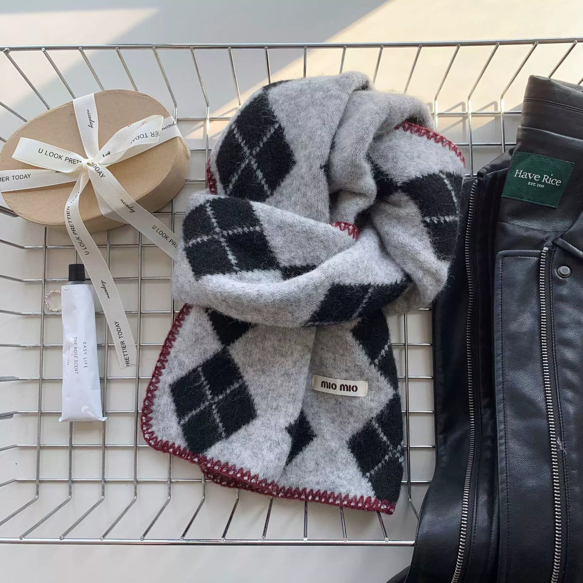 Argyle Pattern Warm Scarf - Gray - View 3