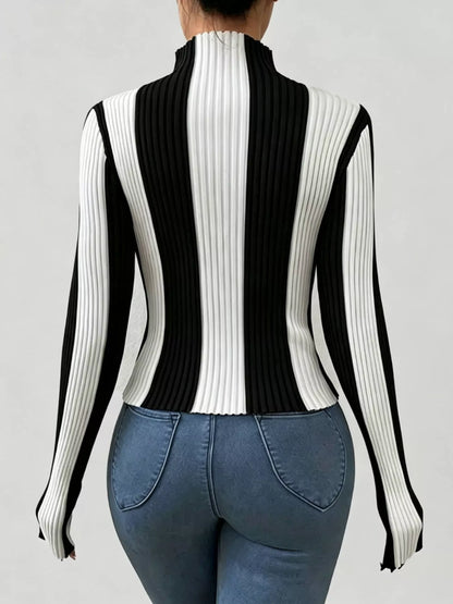 Color Block Turtleneck Ribbed Knit Top - Black - View 2