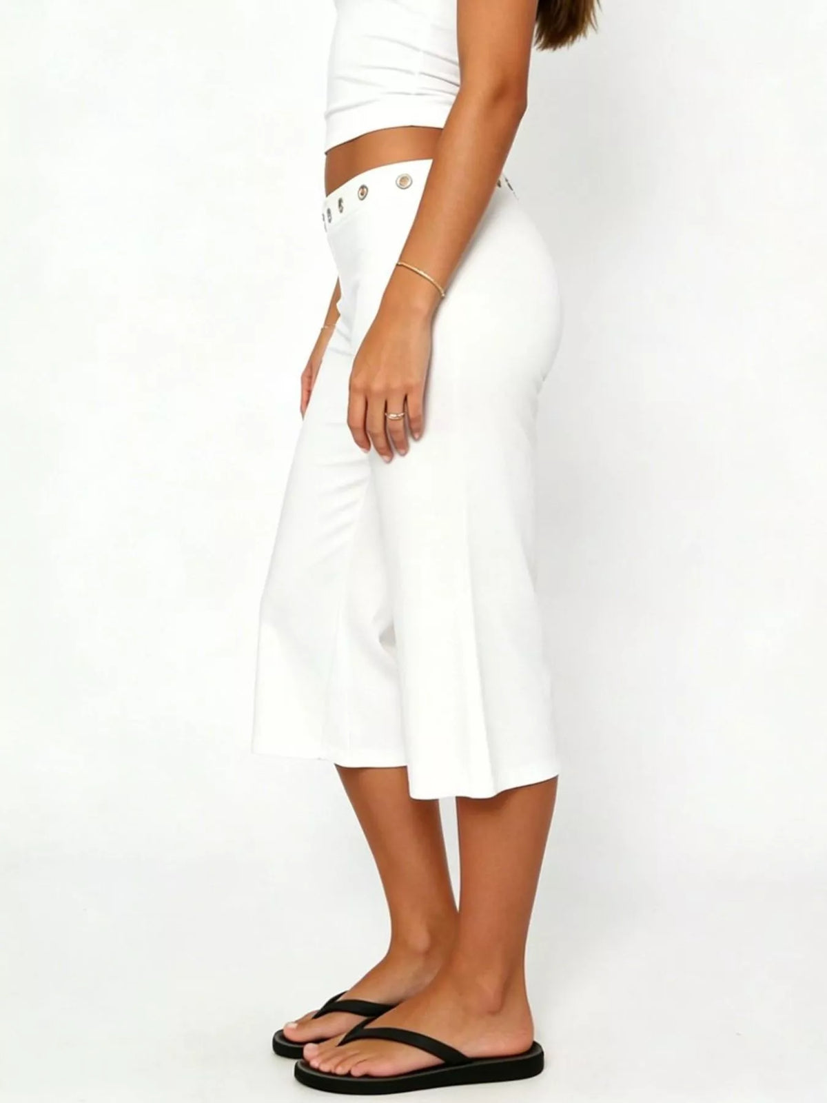 Mid Rise Capris Pants - White - View 14